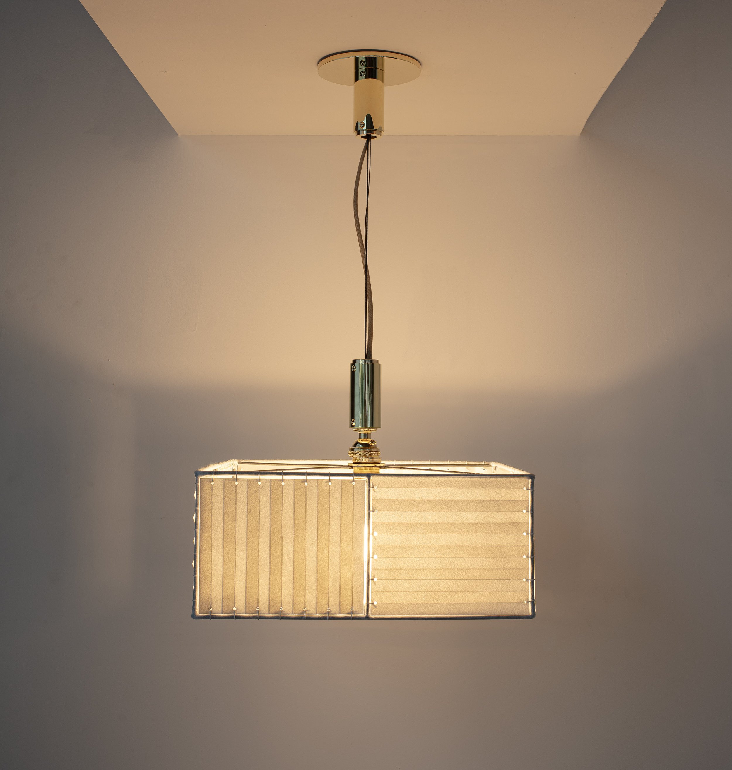 SERIES 03 LARGE PENDANT - POLISHED UNLACQUERED BRASS - GOATSKIN